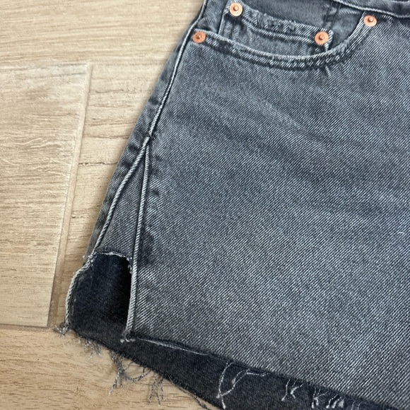 NWT Levi’s Shorts - Picture 2 of 5
